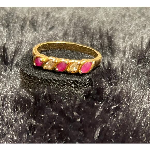 Goldtone Ring with pink and clear stones - Picture 4 of 4